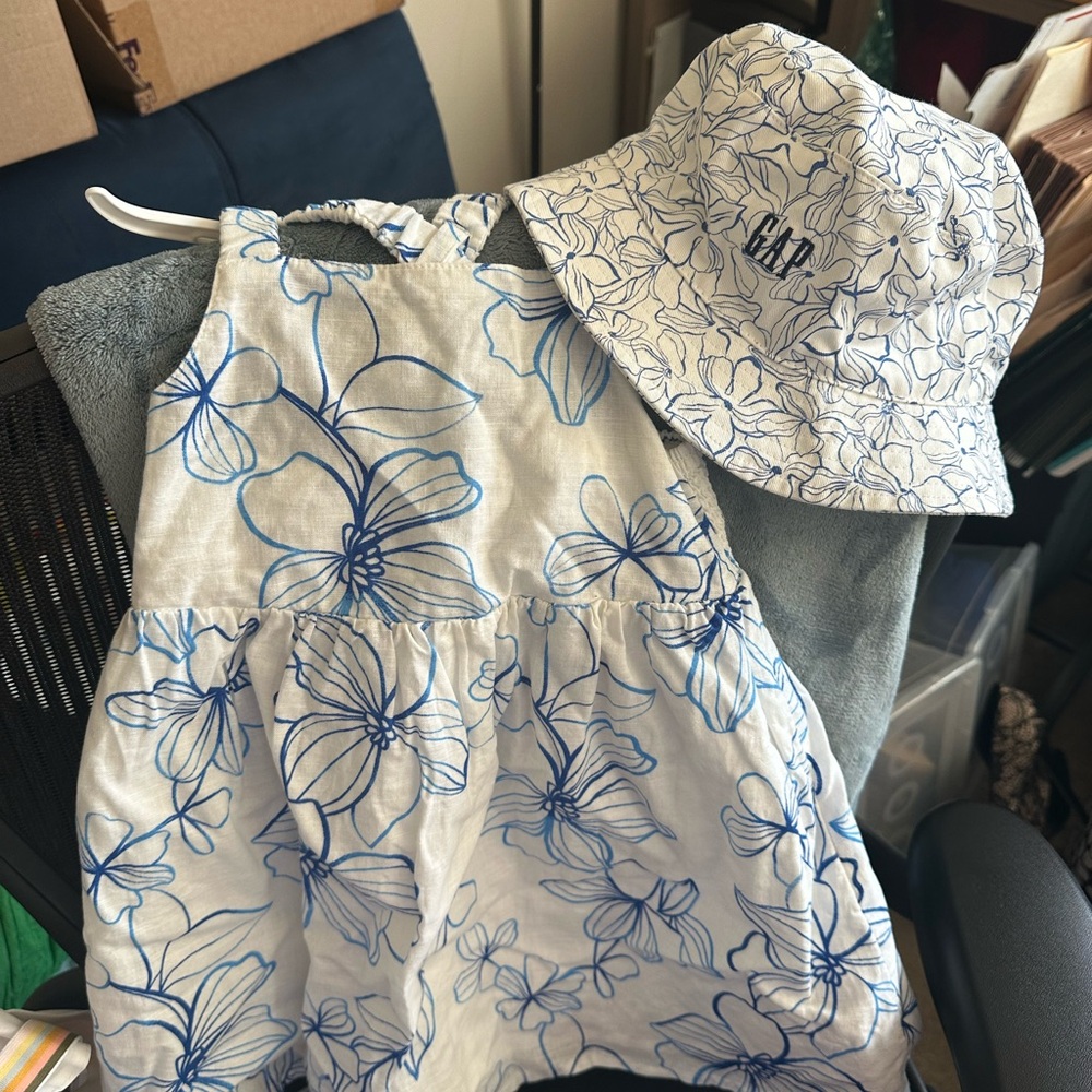 GAP White and Blue Floral Sun Dress with Matching Bucket Hat